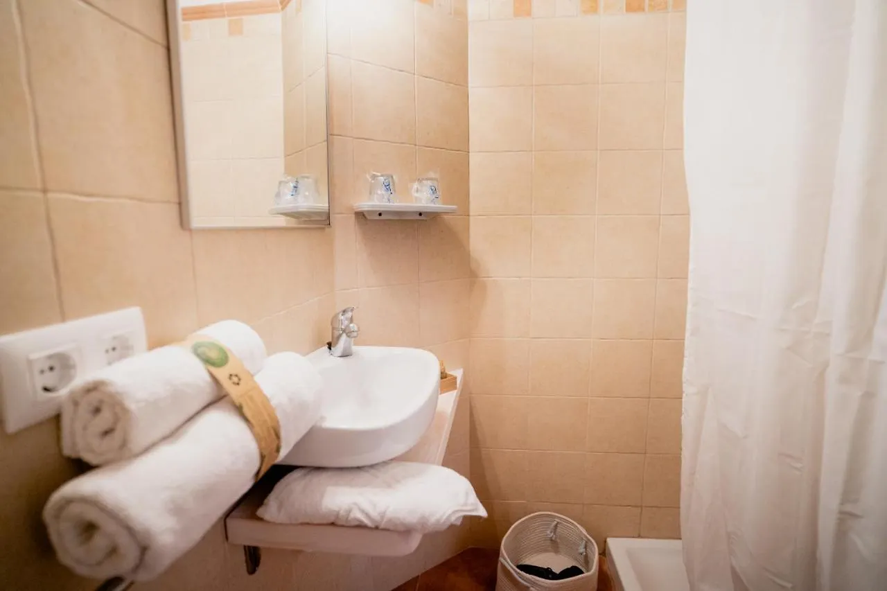 Hostal Sa Posada Set Cales シウタデリャ ホステル